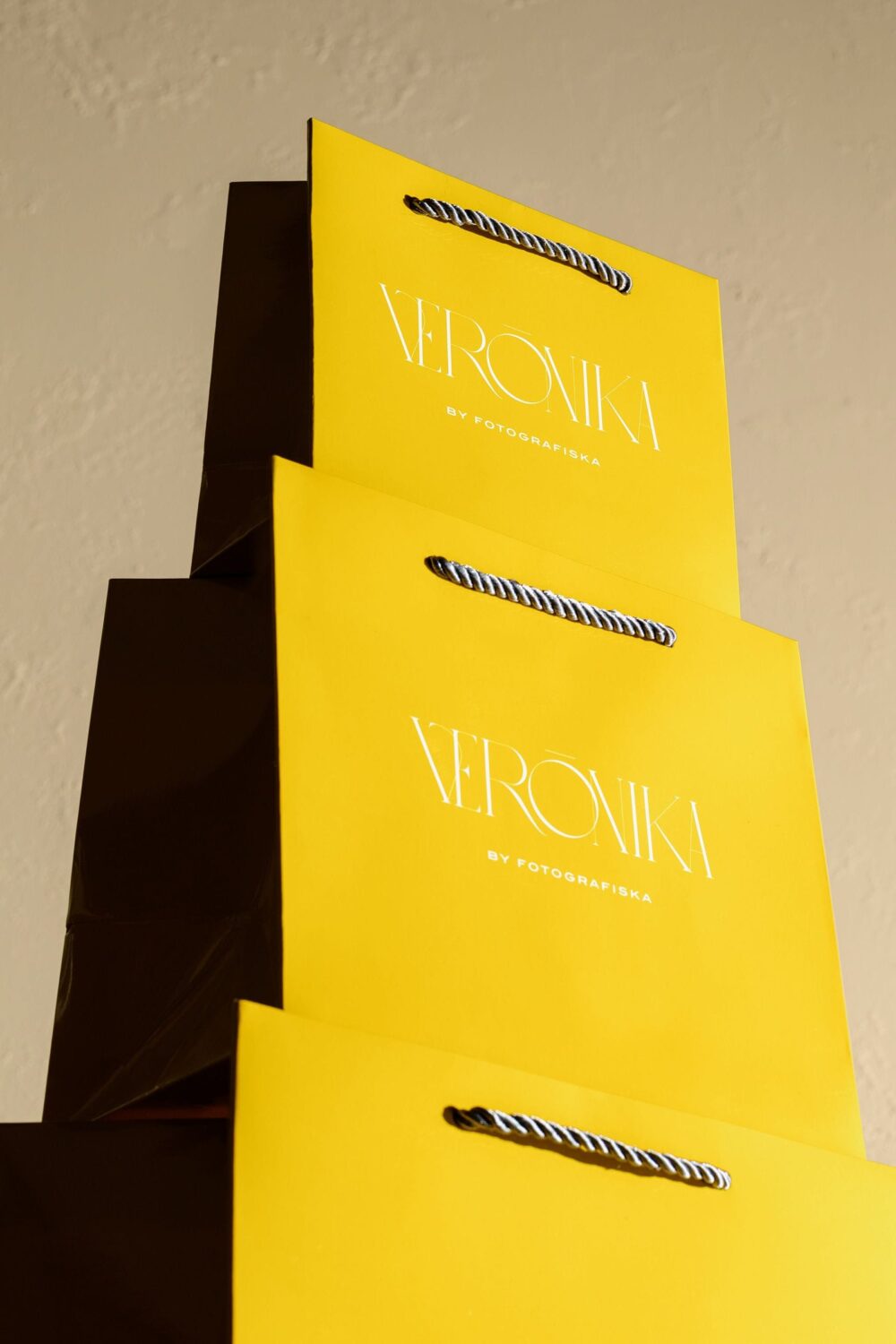Discovering Custom Cord Handle Carry paper shopping Bags: A Look at Verōnika NYC King