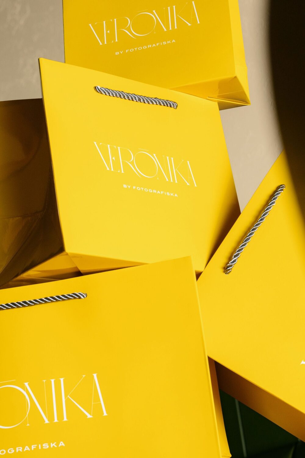 Discovering Custom Cord Handle Carry paper shopping Bags: A Look at Verōnika NYC King