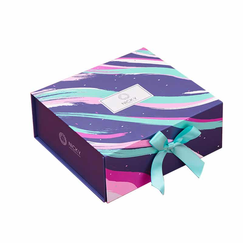 Collapsible Gift Box with Ribbon (1)