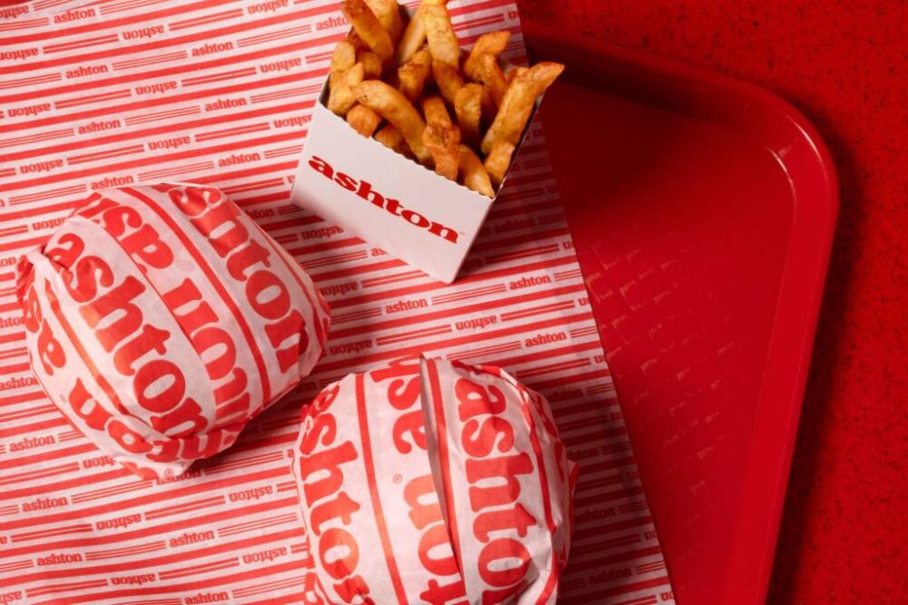 1734077319_Custom-Poutine-Packaging-Elevate-Your-Experience-with-Bold-Boxes.jpg