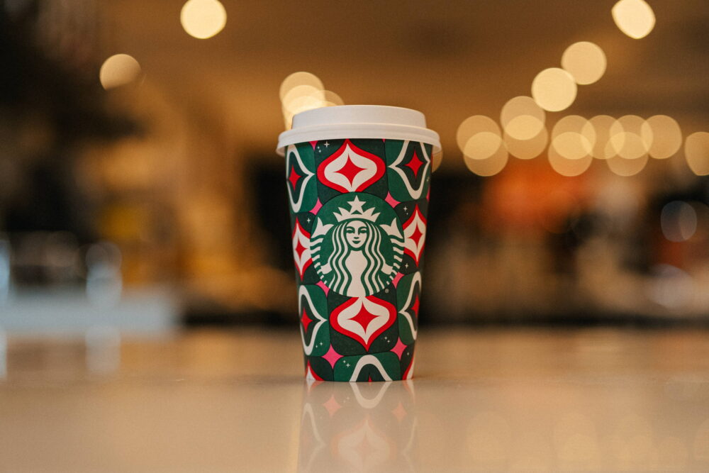 1734368368_Custom-Cup-Packaging-Elevate-Your-Holiday-Spirit-with-Unique-Boxes.jpg