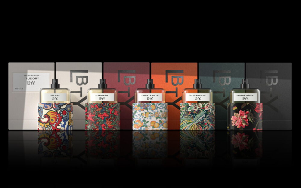 1734380153_Custom-Print-Packaging-Elevate-Your-Experience-with-Luxurious-Boxes.jpg