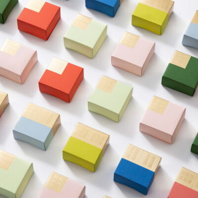 Custom Moon Packaging: Experience Tradition with Modern Boxes!